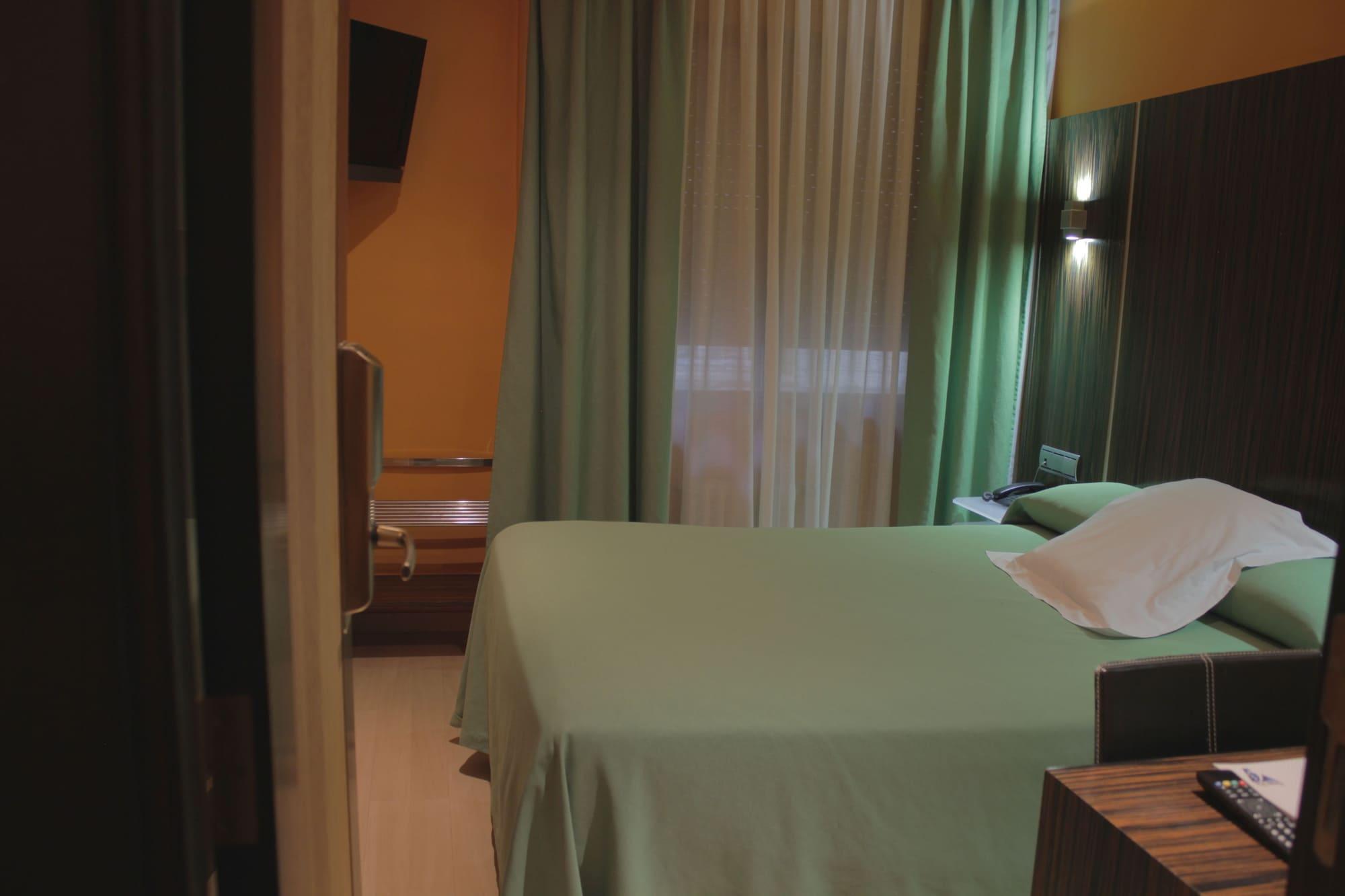 Hotel Gran Via Сарагоса Экстерьер фото