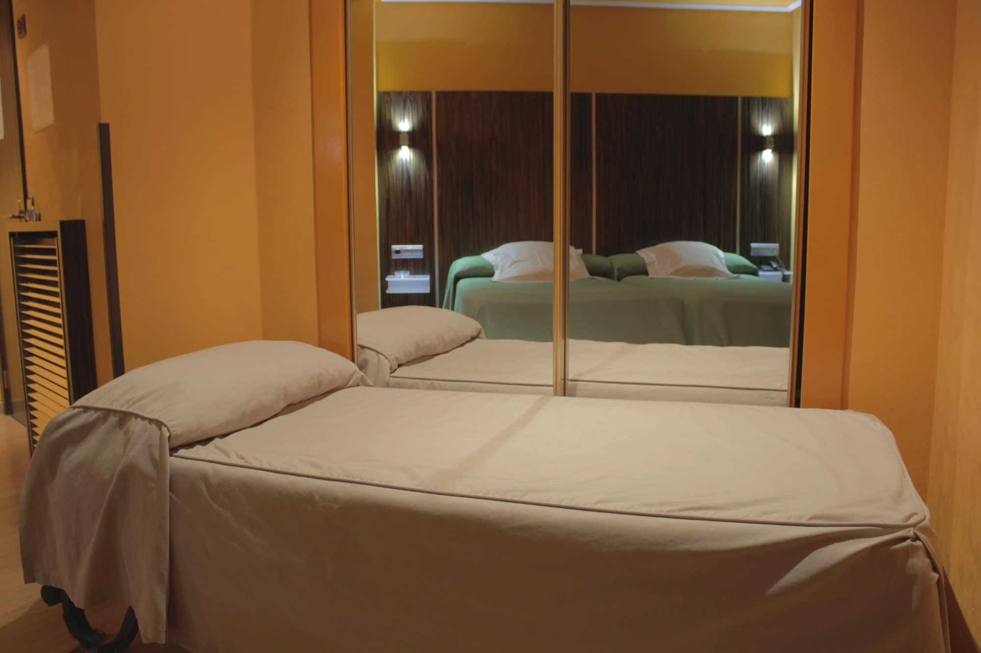 Hotel Gran Via Сарагоса Экстерьер фото