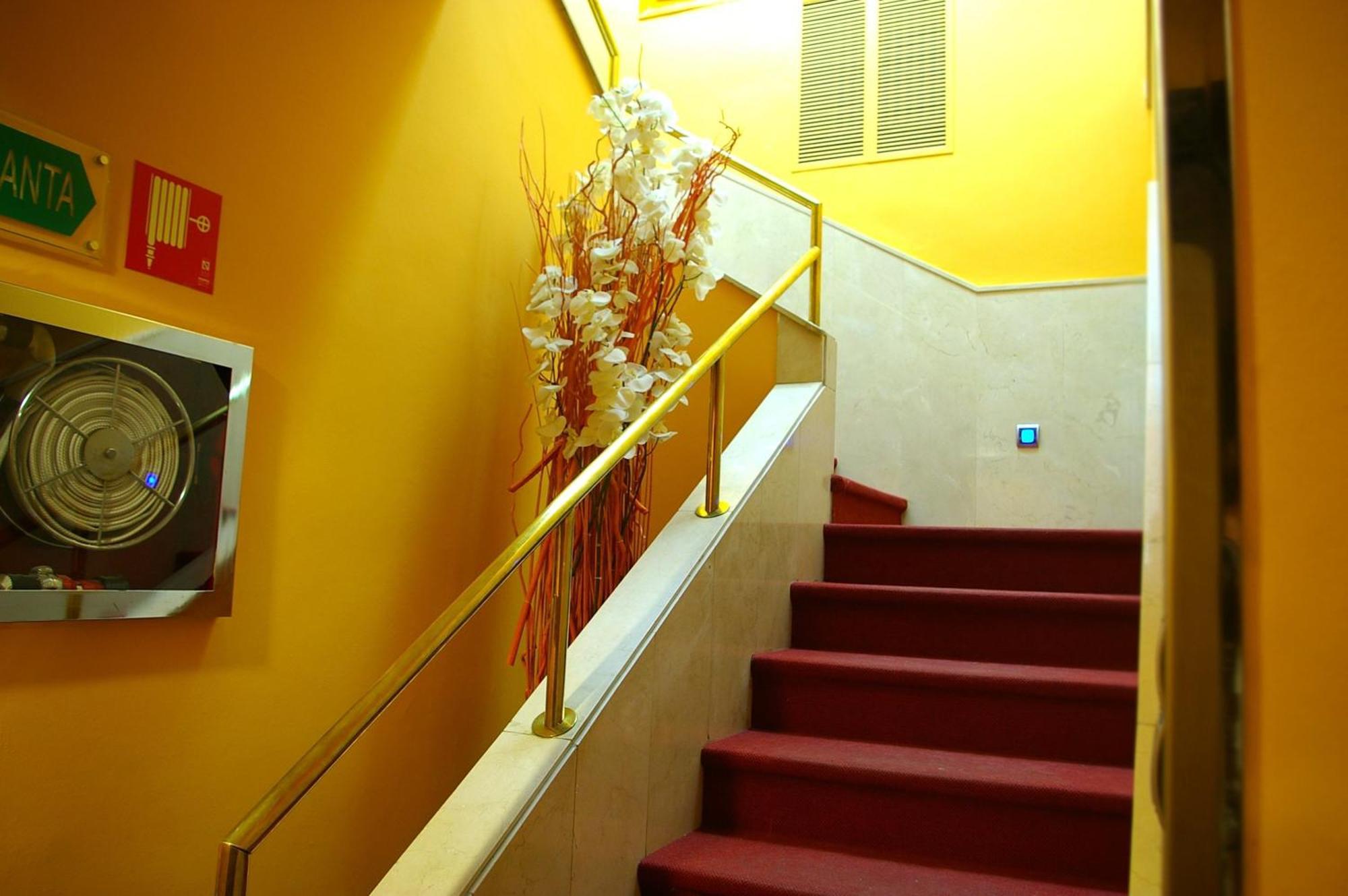 Hotel Gran Via Сарагоса Экстерьер фото
