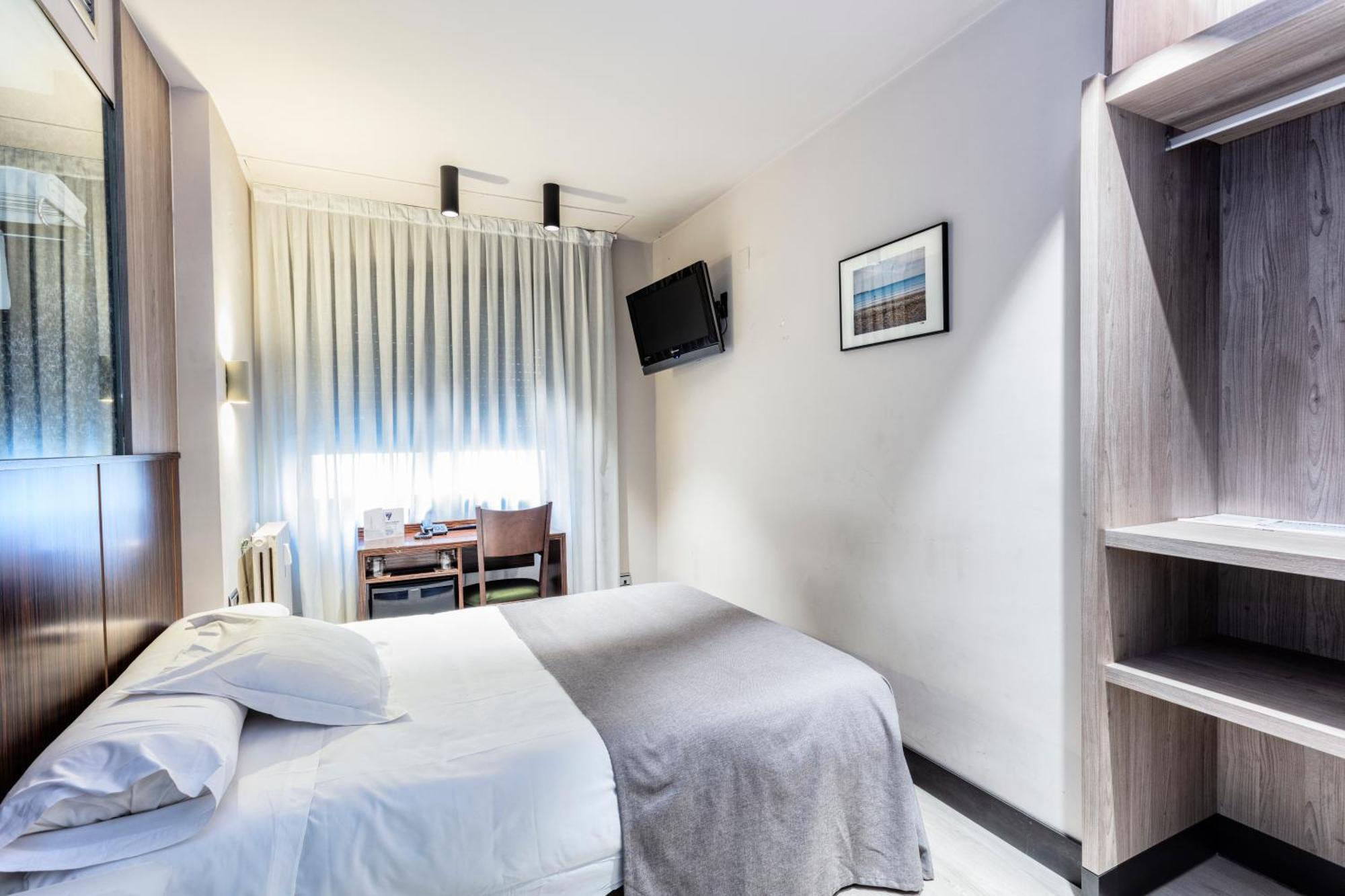 Hotel Gran Via Сарагоса Экстерьер фото