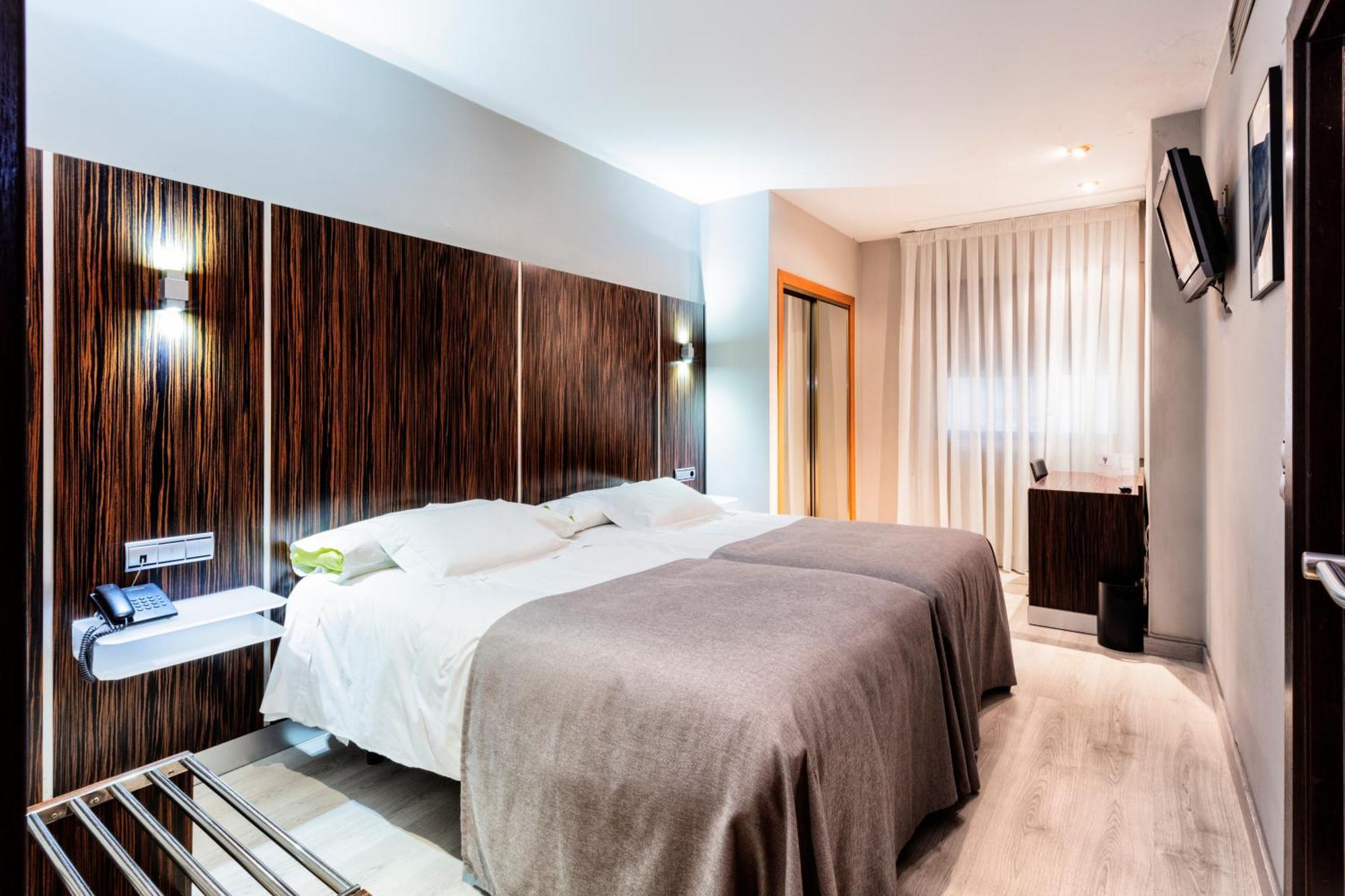 Hotel Gran Via Сарагоса Экстерьер фото