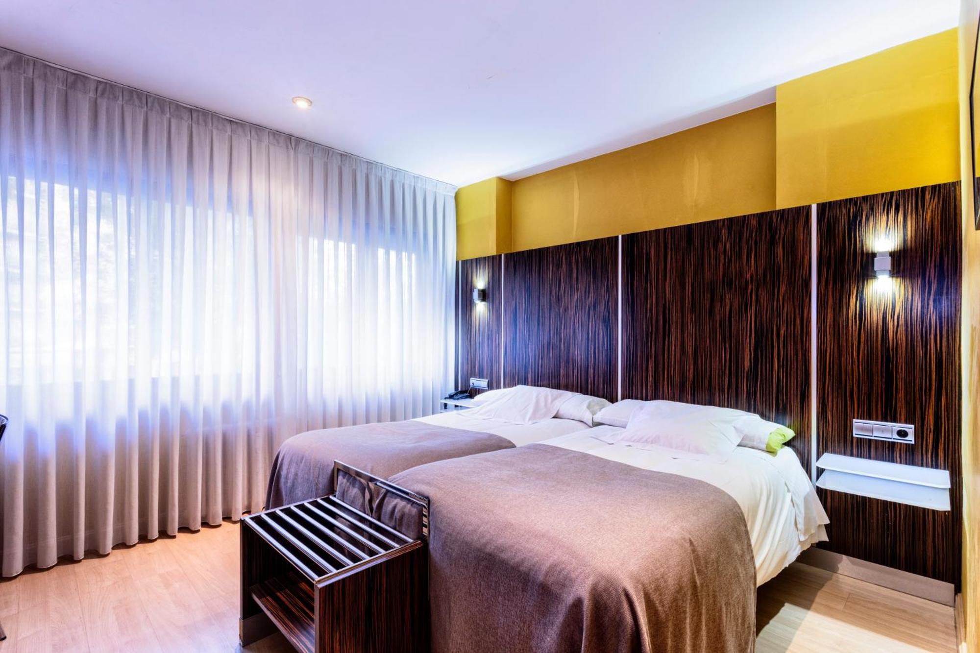 Hotel Gran Via Сарагоса Экстерьер фото
