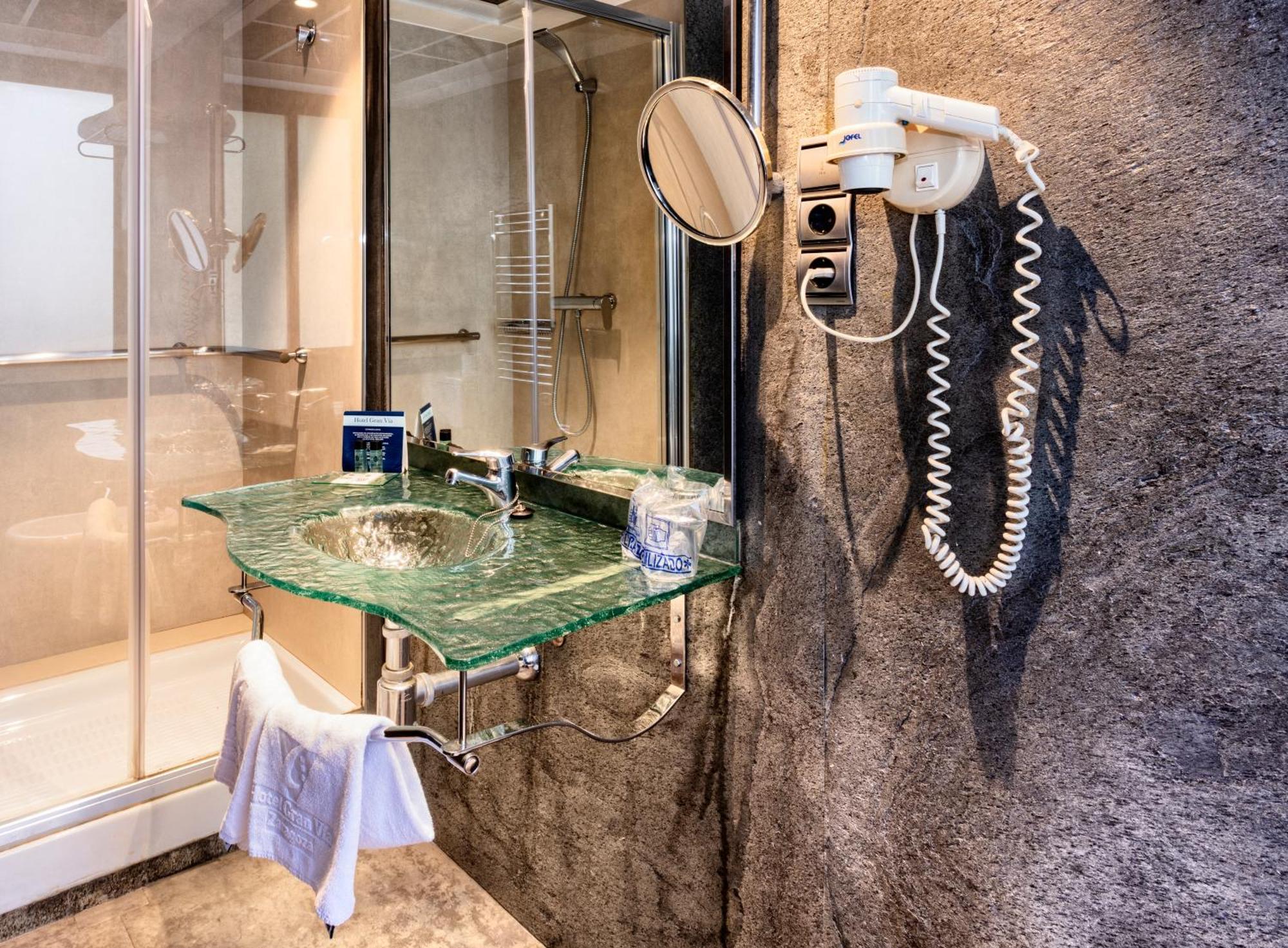 Hotel Gran Via Сарагоса Экстерьер фото